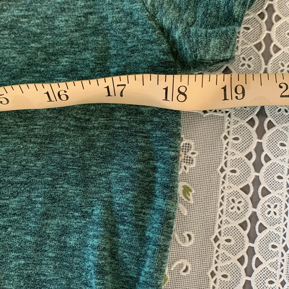 💚 Tee - Picture 2 of 4